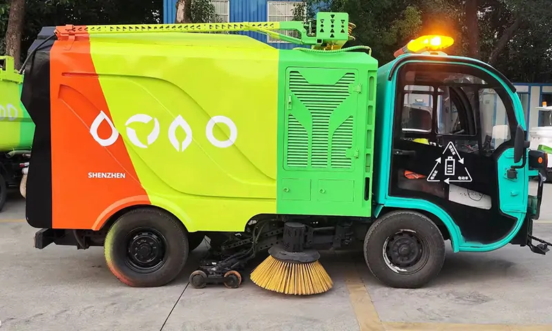 百易純電動(dòng)洗掃車(chē)到達(dá)深圳環(huán)衛(wèi)，助力深圳環(huán)境建設(shè)，共建美好城市形象！
