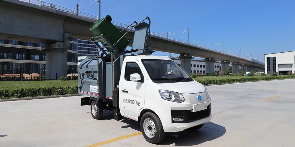 新能源側裝式垃圾車，新能源垃圾車，小型垃圾車，純電動垃圾車